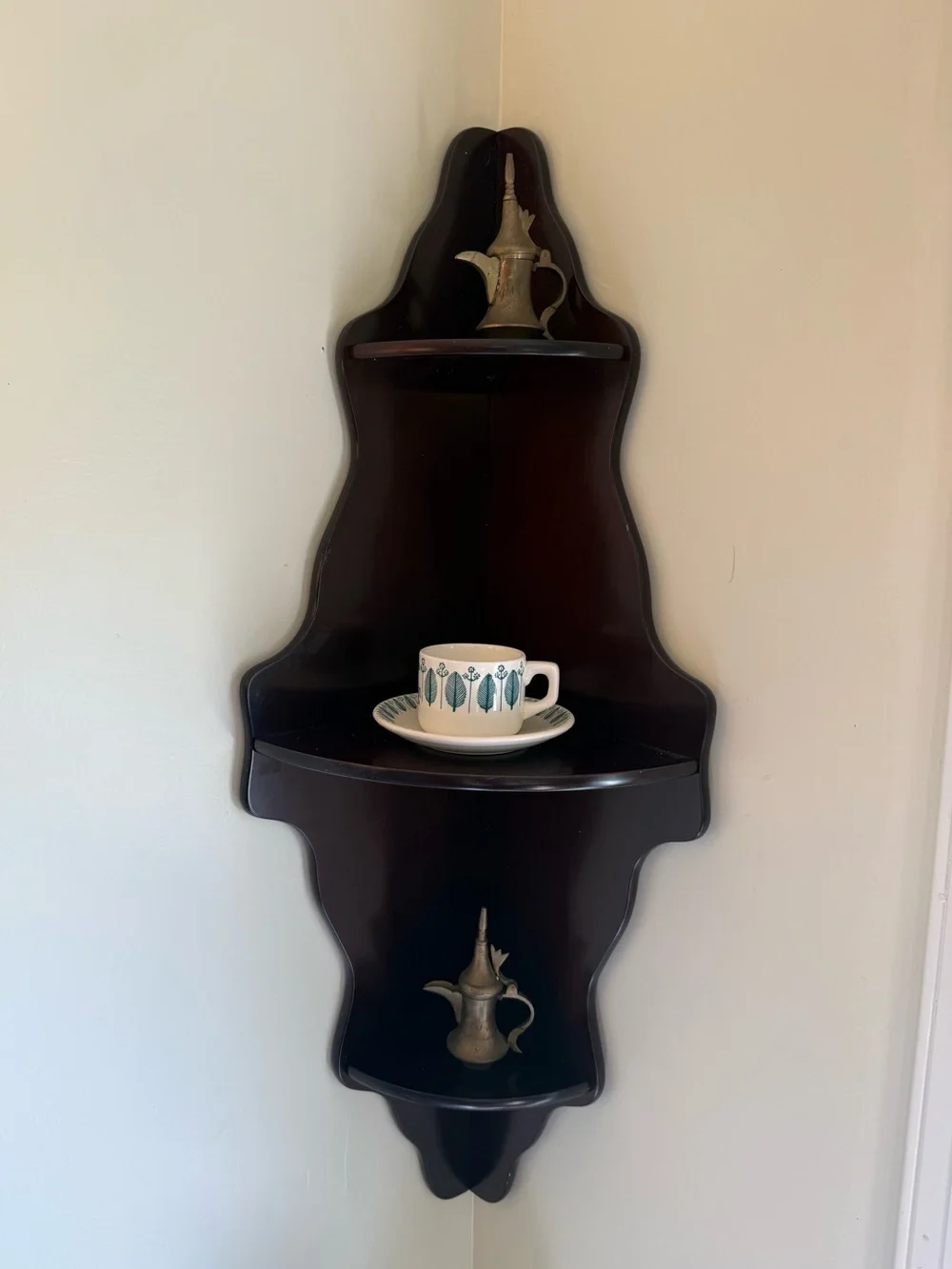 Vtg Bombay Co Wooden Corner Wall Shelf - 33” Country Cottage Colonial